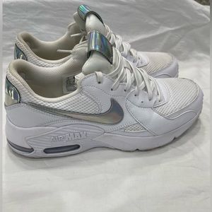 Nike Women’s AirMax Excee Sneaker!